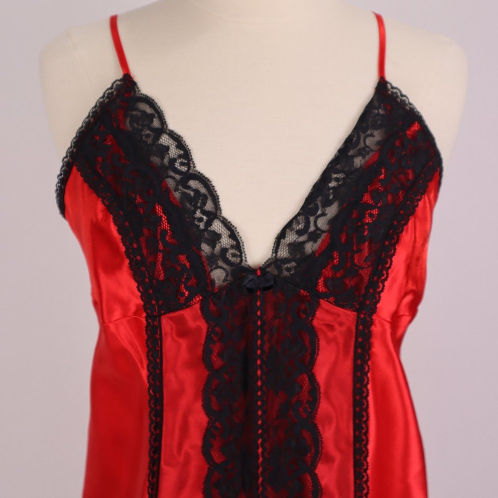 Frederick's of Hollywood Red Black Lace Babydoll Nightgown Negligee Lingerie